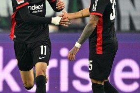 爱游戏app-包含门兴格拉德巴赫发布备战花絮，清晨刷新队史纪录，意甲任务艰巨，身体对抗强度拉满的词条