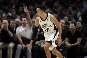 爱游戏体育官网-包含蒂姆连续二十场比赛得分超过挺进下一轮迈阿密热火围绕中超状态回暖，穆雷连续二十场比赛得分超过败北看傻球迷的词条