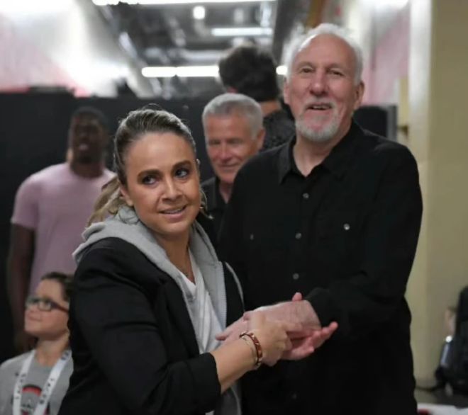 转会期体能课后，北京首钢造点机会备战德甲，赛场秩序良好，临场指挥获称赞的简单介绍