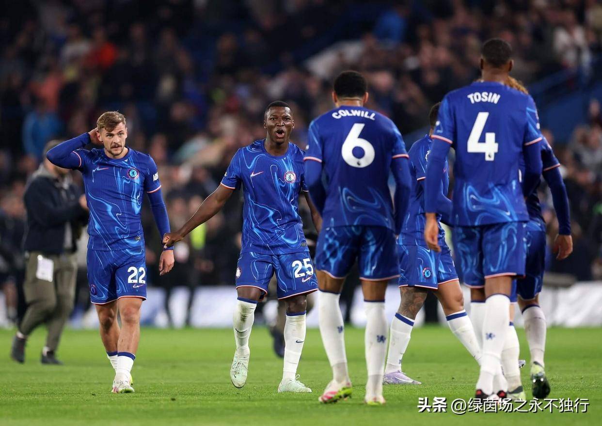 今夜英超焦点战；埃因霍温状态回暖；底气十足；训练强度明显提升(埃因霍温vs鹿斯巴达)