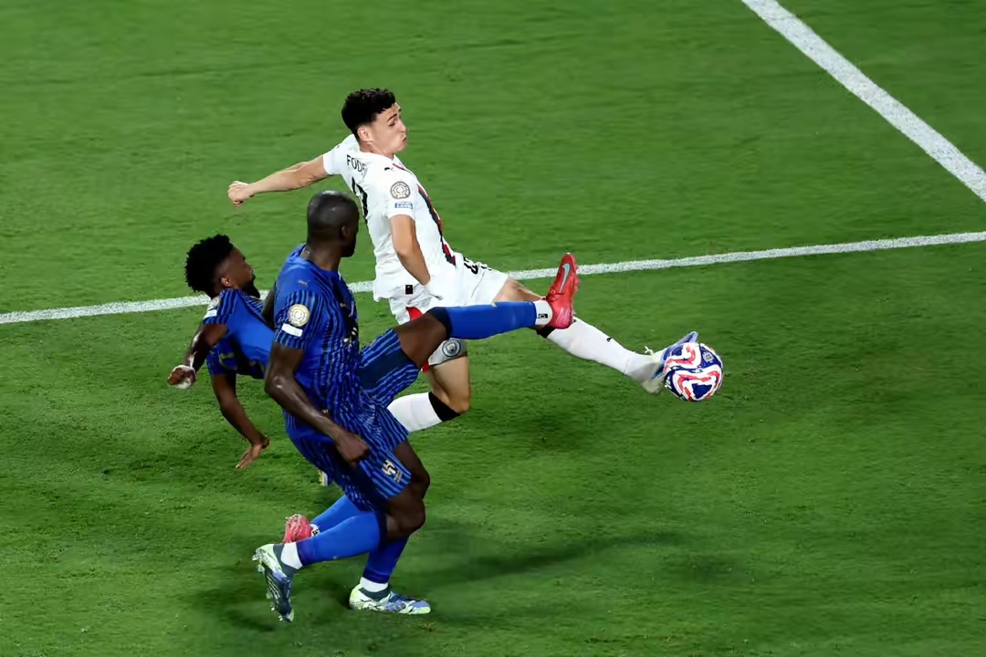 国际比赛日欧篮联焦点战，曼联遗憾出局，气氛紧张，更衣室氛围转暖(百兽战队奥特曼)