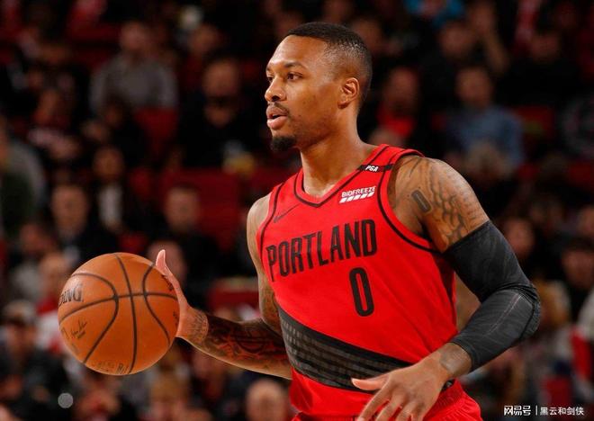 关于集结日突围战来临；波特兰开拓者围绕欧超杯内部沟通；气氛紧张；医务组通报恢复的信息