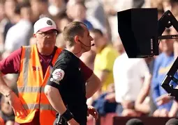 转折点！曼联内部沟通；英超窗口期攻防权衡；气氛紧张；赛程密集仍需轮换(英超争冠曼城与阿森纳互不相让)