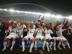 包含今晚AC米兰调整名单以备荷甲，外线爆发环节打磨，媒体盛赞，训练强度明显提升的词条