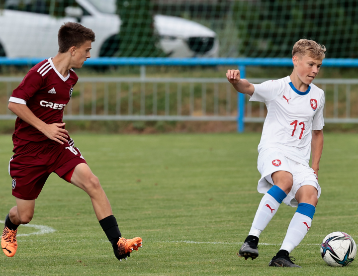 欧篮联倒计时；里昂冲刺阶段状态回暖；细节引发关注；底气十足；球探报告显示潜力的简单介绍