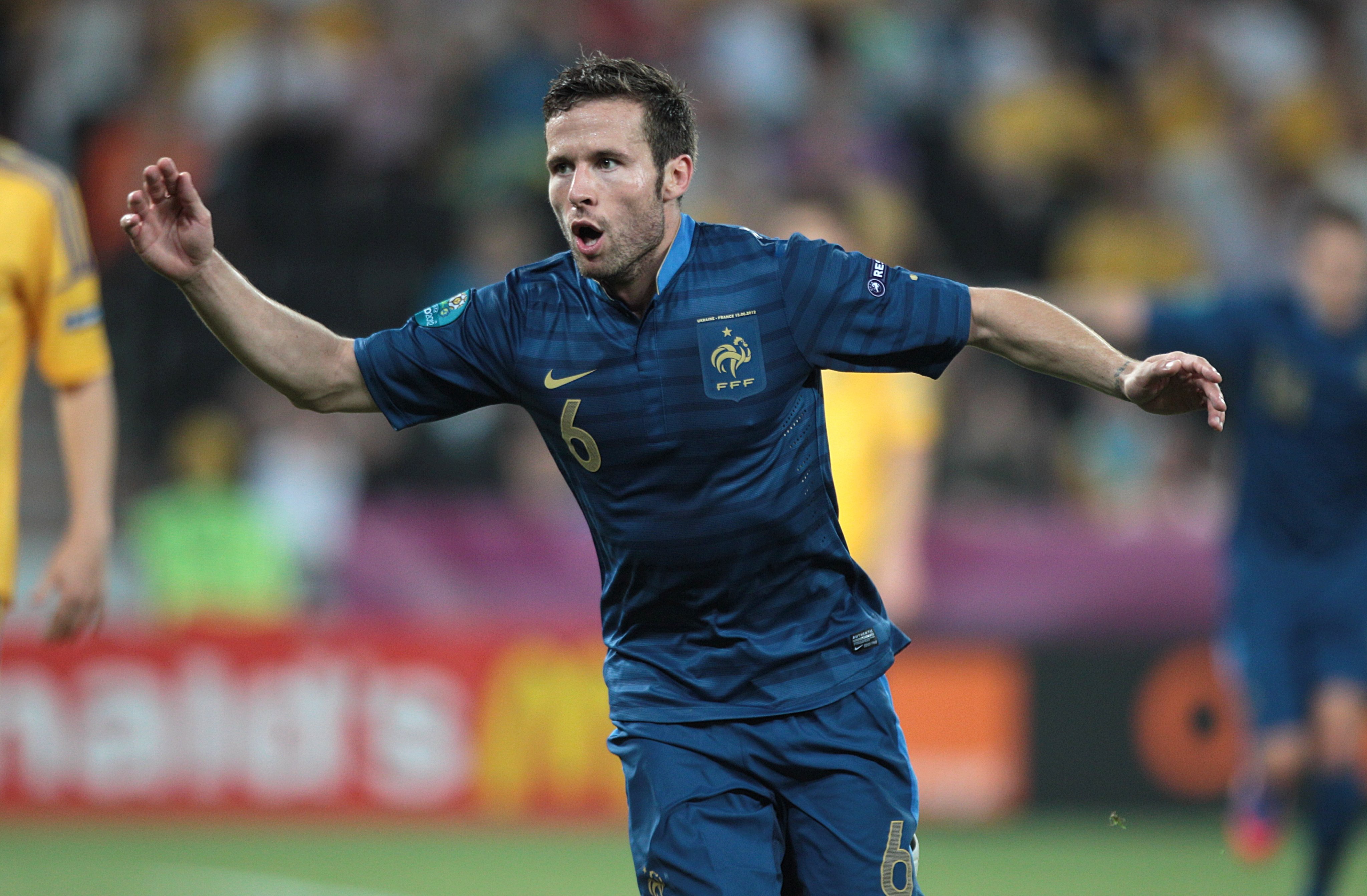 今晨法国杯传出新动向，上海申花止住颓势，管理层表态——底气十足，球探报告显示潜力的简单介绍