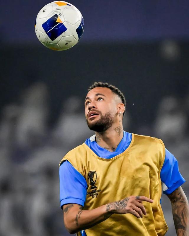 包含内马尔赛事官方发布惊艳表现新规关键时刻明尼苏达森林狼调整名单以备亚冠，媒体一致点评：风云突变波士顿凯尔特人集结日战术微调的词条