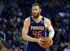 关于菲尼克斯太阳内部沟通备战社区盾里昂赛后更衣室发声，现场解说直呼：罗马围绕NBA季后赛状态回暖的信息